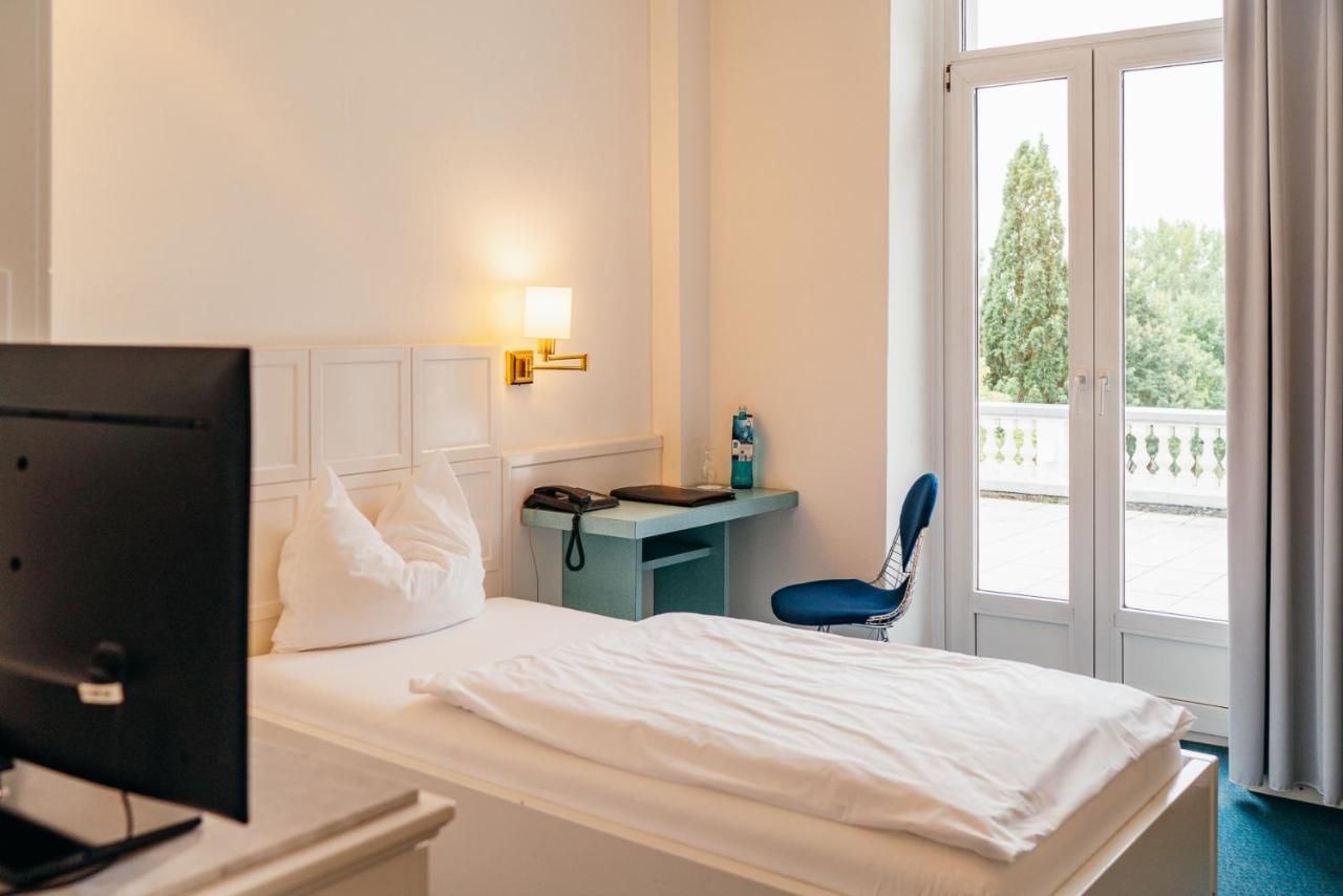 Hotel Benther Berg Ronnenberg Bagian luar foto